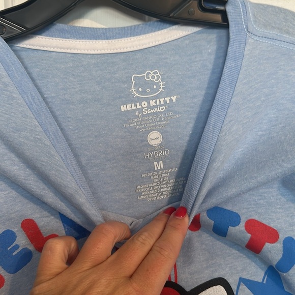 Hello Kitty tshirt size medium - Picture 3 of 3